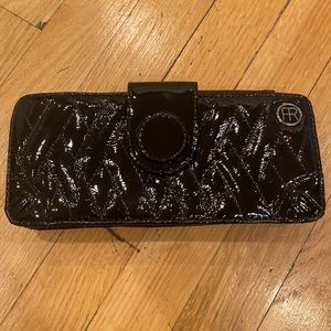 Felix Ray black patent clutch